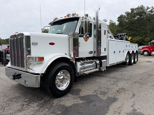 2027 Peterbilt 589 Century 9055