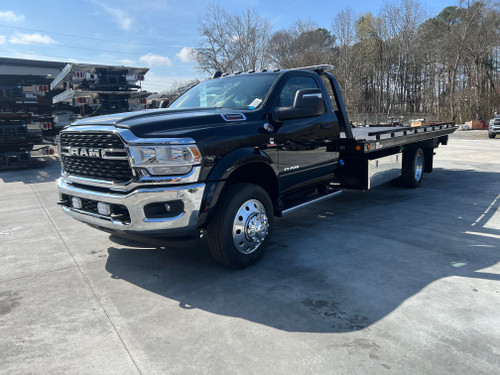 2024 Ram 5500 Vulcan 19'6" steel bed black