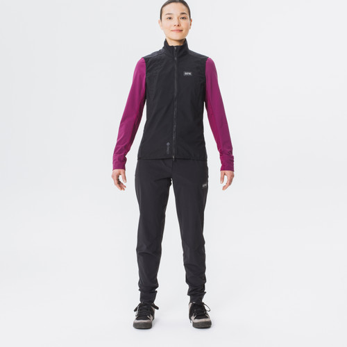 {"colorName":"Black","colorCode":"9900","order":"4", "type":"on_model", "model_height":"172 cm / 5'7''", "model_size":"Small", "model_weight":"57 kg / 125 lbs", "view":"front", "model_code":"9900"}