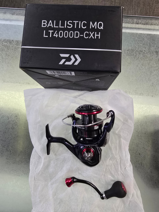 Used Daiwa Ballistic 4000 Spinning Reel BAMQLT4000D-CXH
