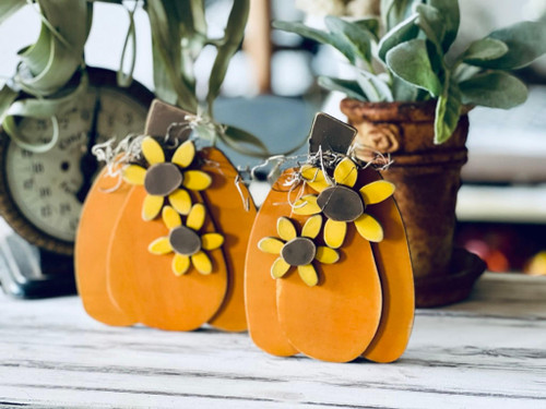 Woodpeckers Crafts Primitive Pumpkins with Flower (2 PUMPKINS ONLY) 
