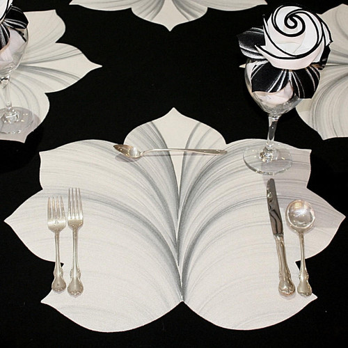 Carole Shiber Designs 7 Point Leaf - White/Silver