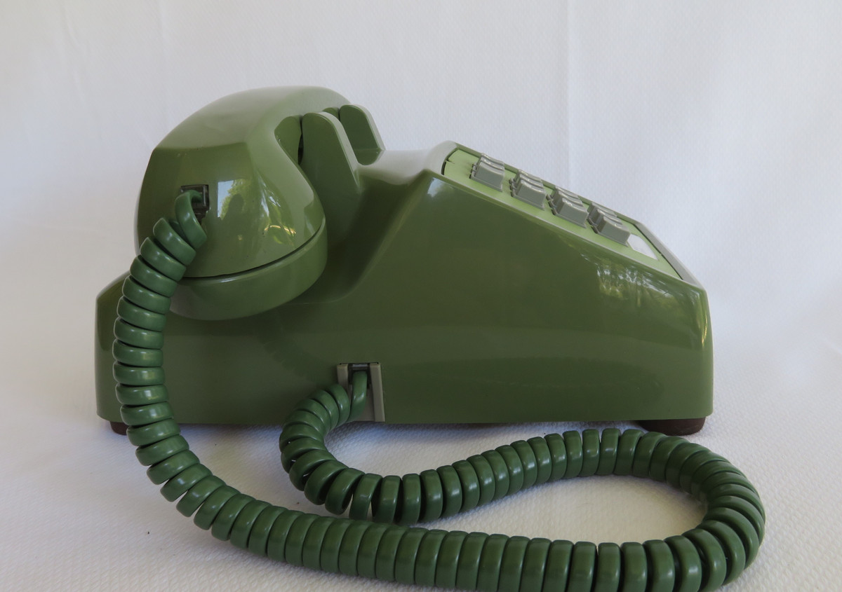 Moss Green 2500 telephone is made by Western Electric and has a