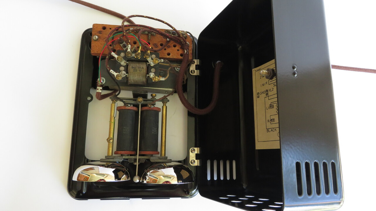 Western Electric 102 B1 telephone subscriber set with 634 Subset