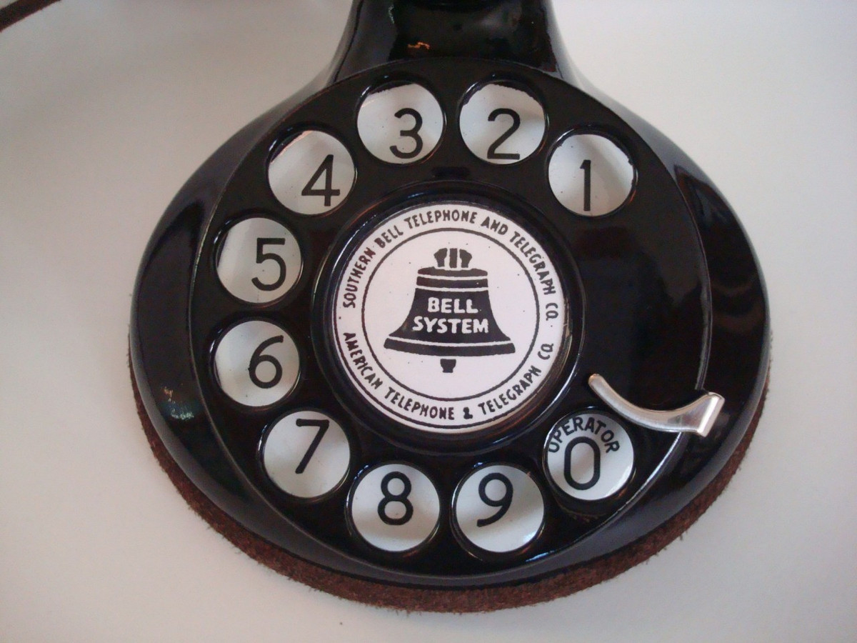 Western Electric 102 B1 telephone subscriber set with 634 Subset
