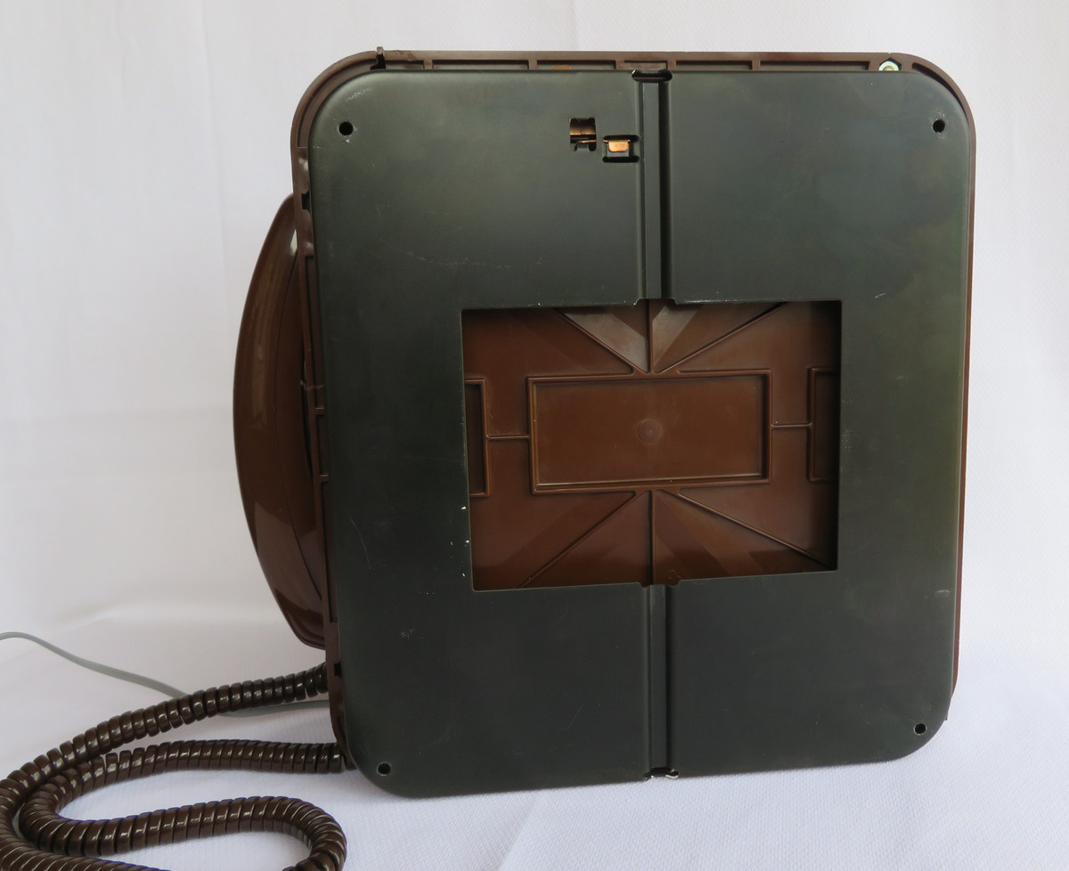 Noteworthy telephoneYellow Western Electric Designline telephone