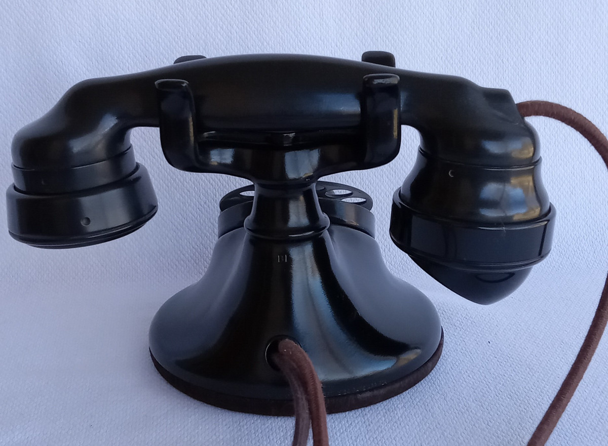 Western Electric 102 B1 telephone subscriber set with 634 Subset