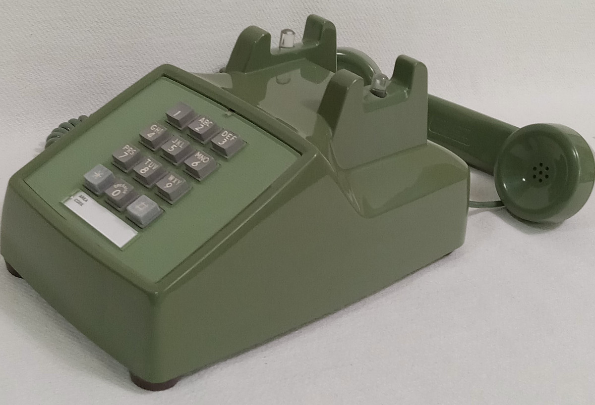 Moss Green 2500 telephone is made by Western Electric and has a