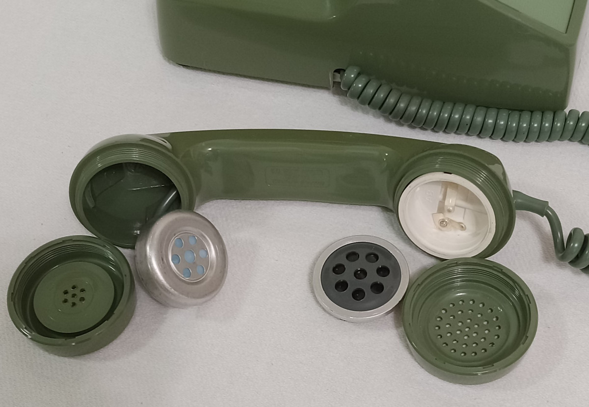 Moss Green 2500 telephone is made by Western Electric and has a