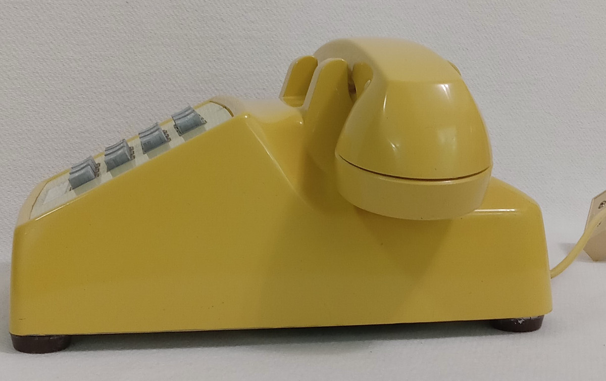 Western Electric 2500 series touchtone telephone in Yellow| Old