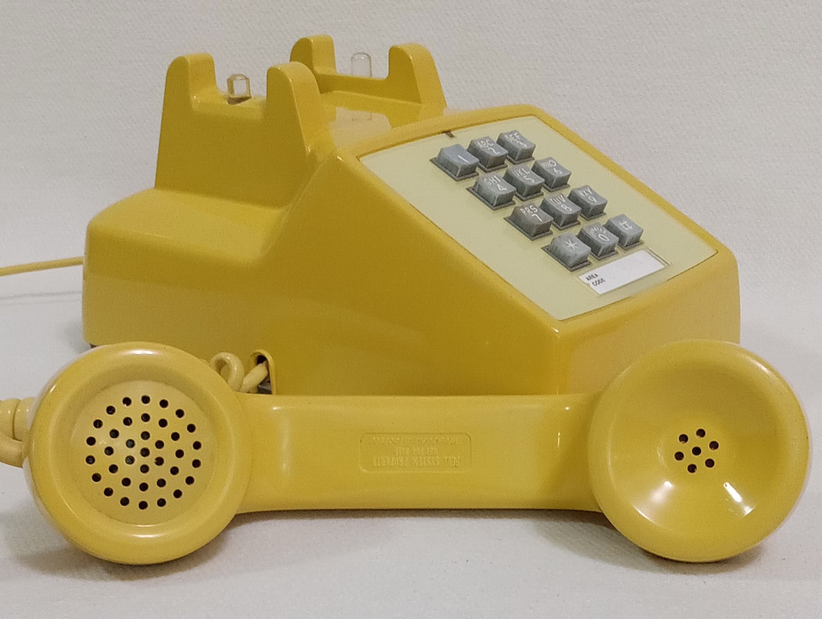 Western Electric 2500 series touchtone telephone in Yellow| Old