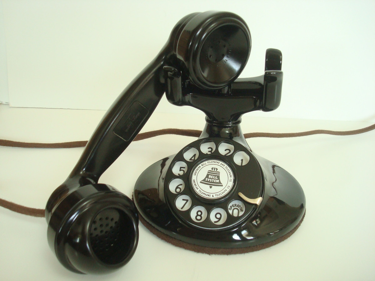 Western Electric 202 oval base telephone E1 handset
