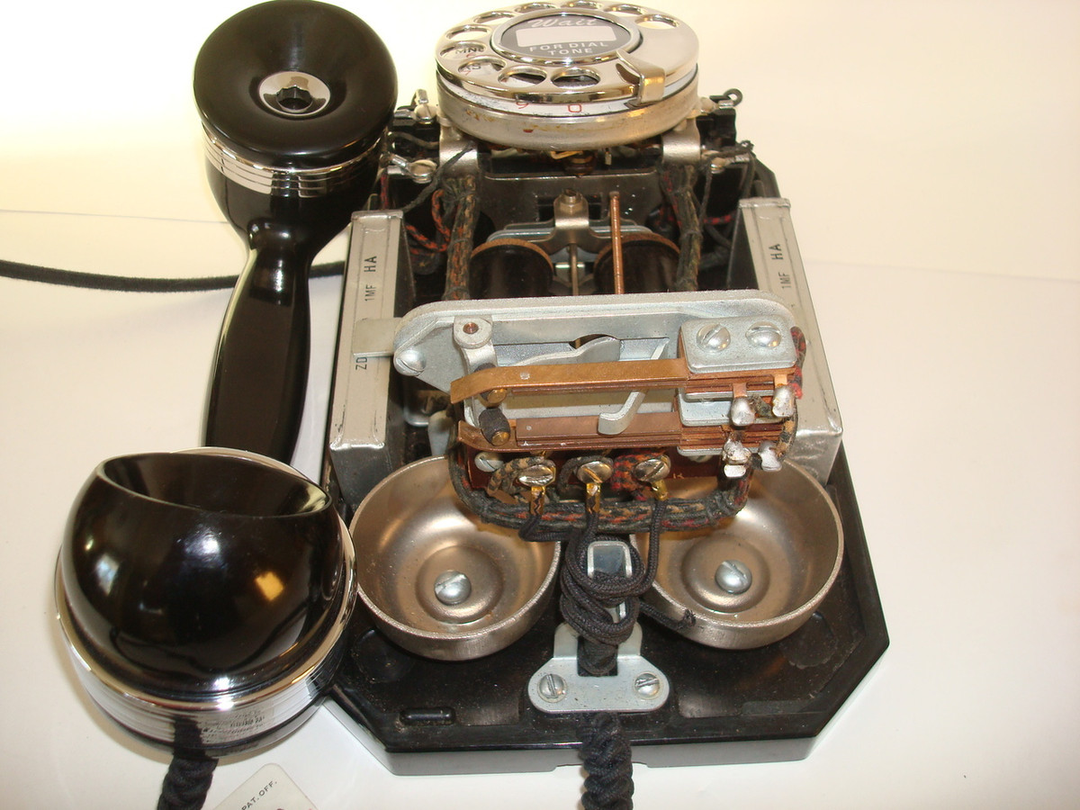 Automatic Electric monophone model AE35