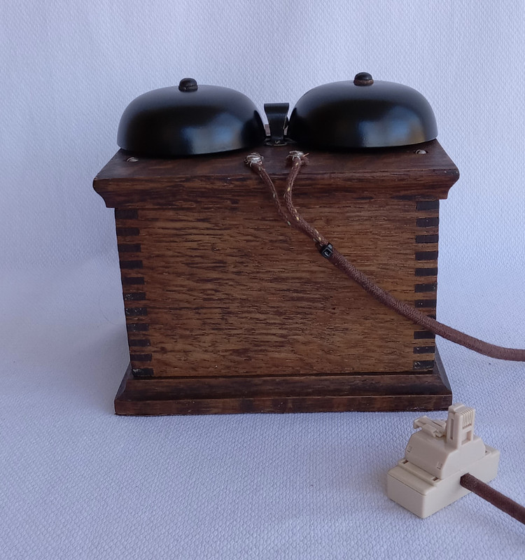 Western Electric Oak ringer 127F   w/ capacitor 