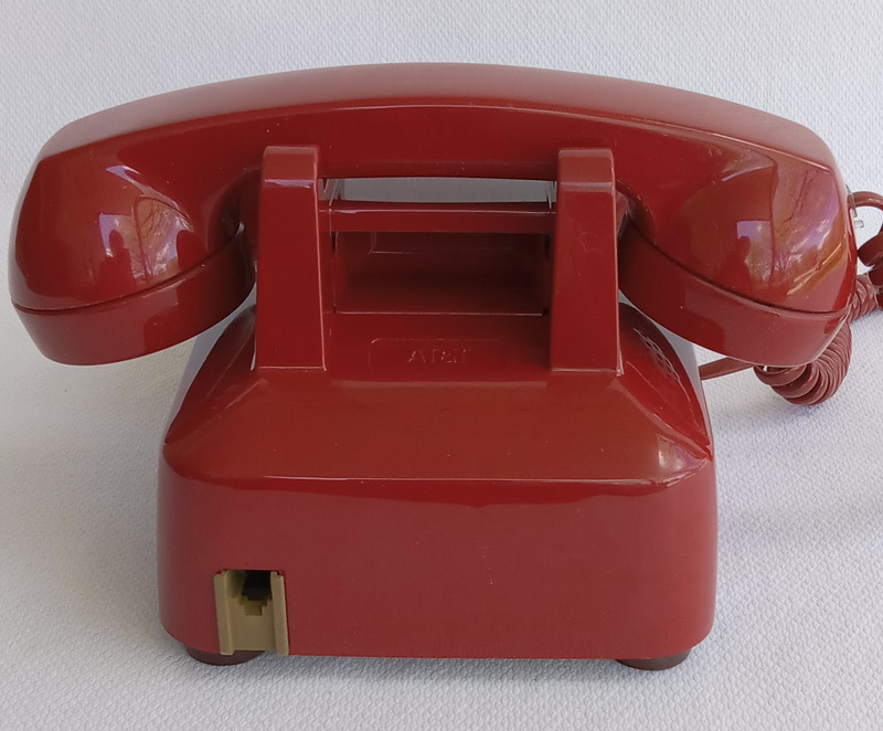   Western Electric telephone Red 2500 touch tone beauty Works  