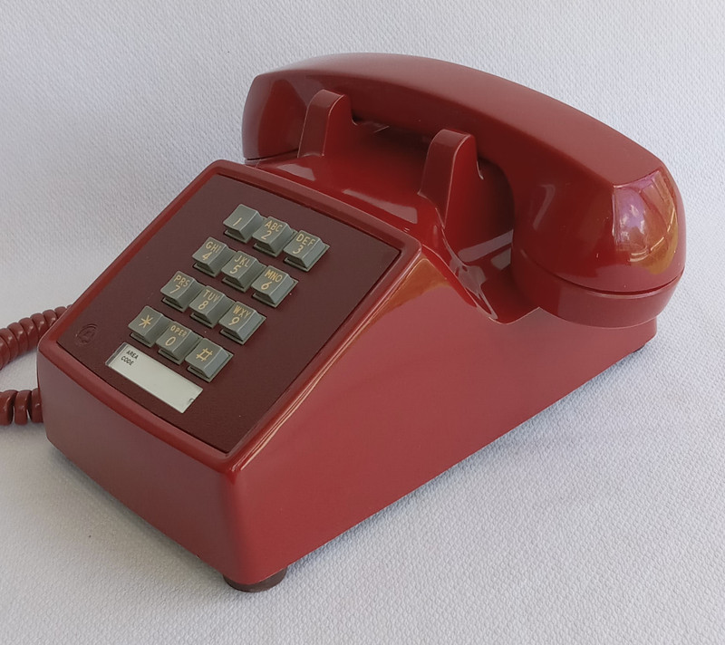   Western Electric telephone Red 2500 touch tone beauty Works  