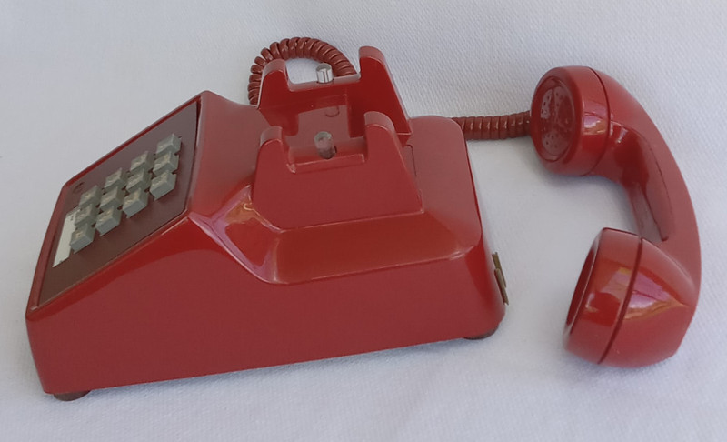   Western Electric telephone Red 2500 touch tone beauty Works  
