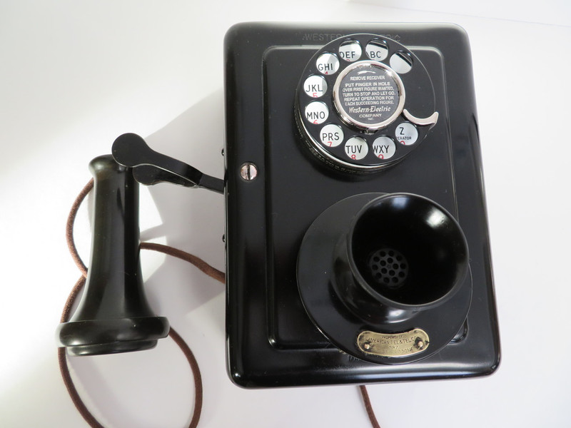  1920s Western Electric wall telephone 653A    phone