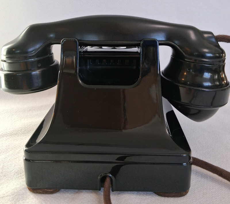 Western Electric 302 model with E1 handset 1937