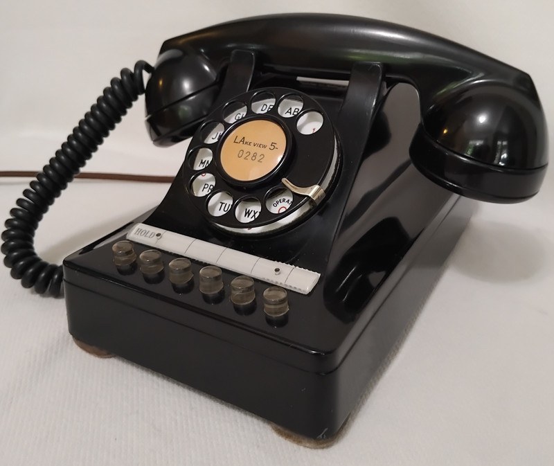 Multi line 302 telephone  464GG