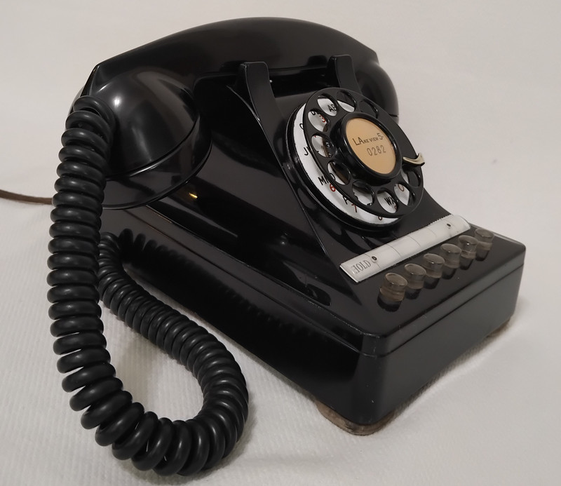 Multi line 302 telephone  464GG