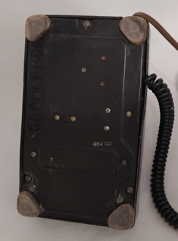 Multi line 302 telephone  464GG