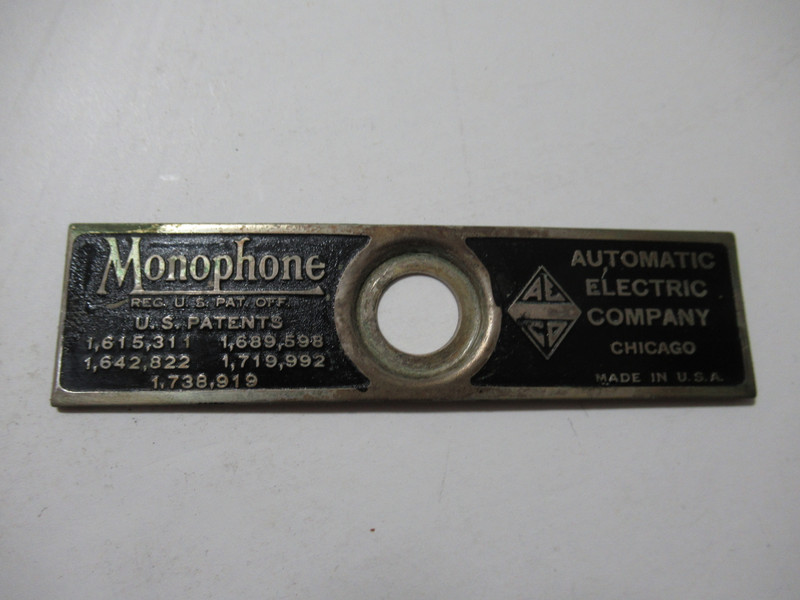 1A Monophone cradle badge original 