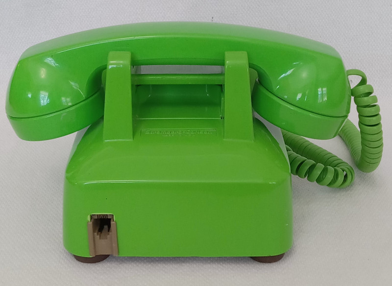  Stromberg Carlson 2500 touch tone desk telephone Lime Green 