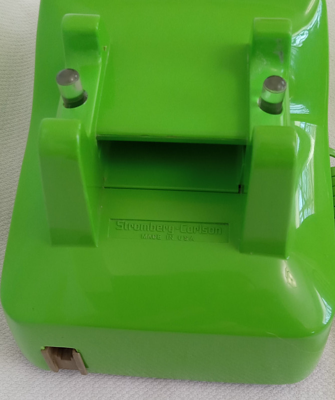  Stromberg Carlson 2500 touch tone desk telephone Lime Green 