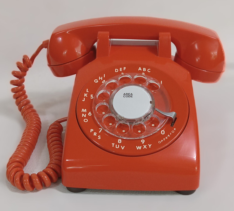 Stromberg Carlson/ITT ORANGE desk phone 500 works