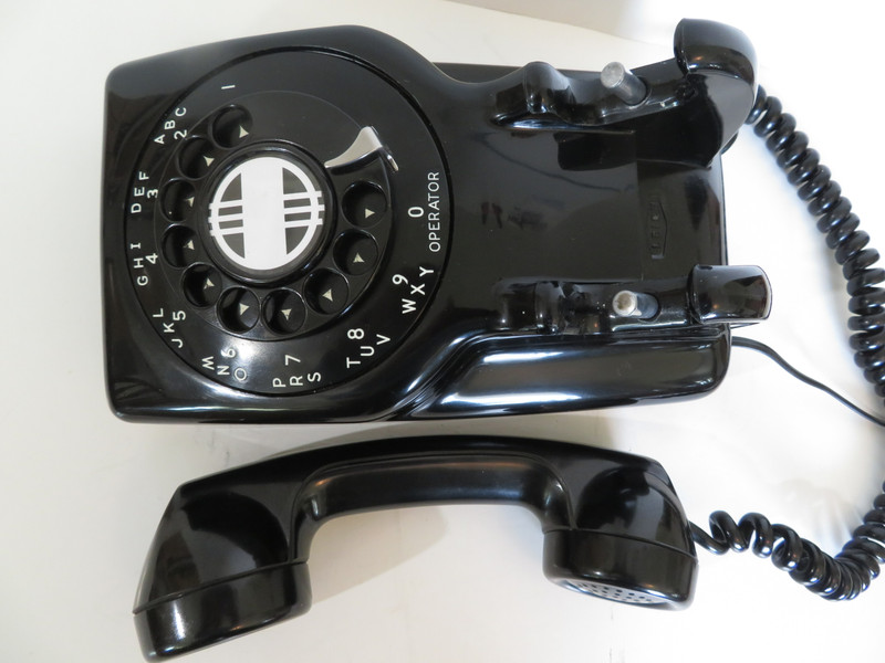 Leich Model 700 Convertible telephone wall / desk 