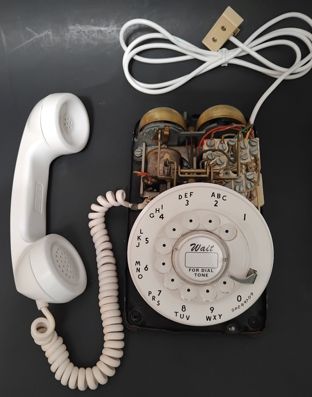 Western Electric  White 500 rotary dial phone  1963