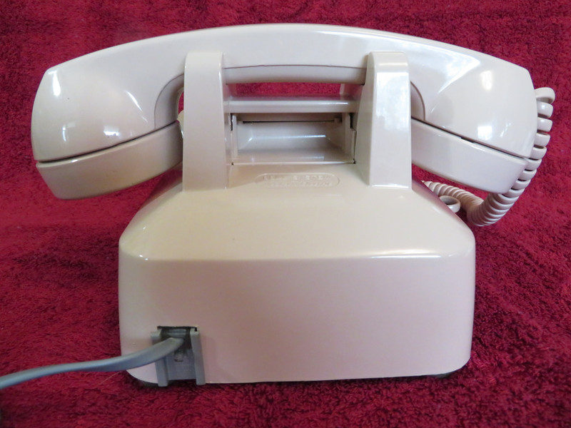 Western Electric  Rose Beige 500 rotary telephone  