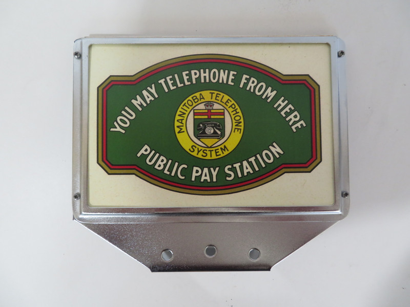 Canadian top flag sign 3 slot payphone 