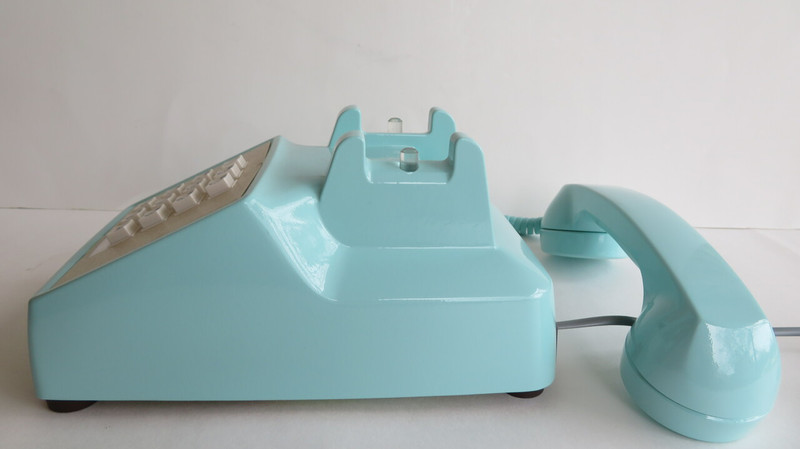 Turquoise 2500 desk telephone made by Western Electric