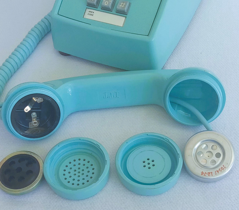Turquoise 2500 desk telephone made by Stromberg Carlson/ITT