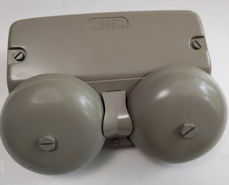 Outdoor Ringer  WESTERN ELECTRIC BELL SYSTEM TELEPHONE   L1A49 LT OLIVE GRAY NOS