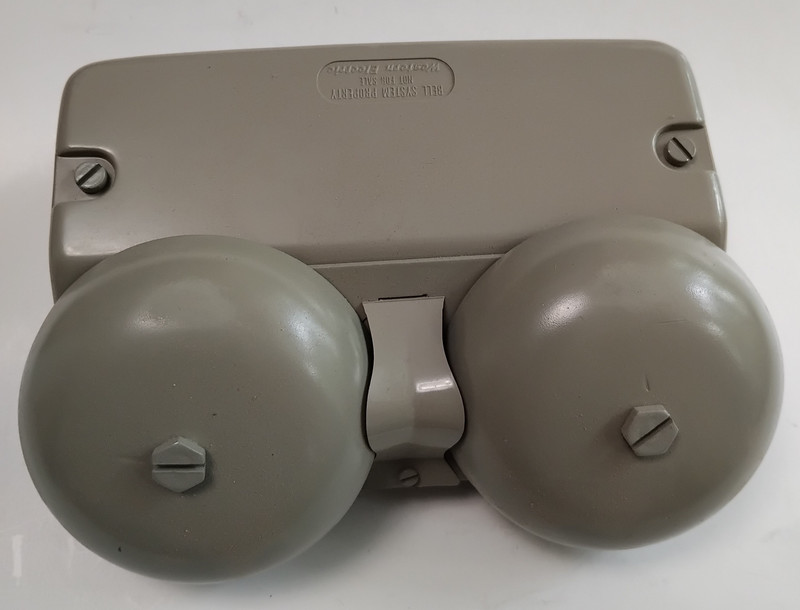 Outdoor Ringer  WESTERN ELECTRIC BELL SYSTEM TELEPHONE   L1A49 LT OLIVE GRAY NOS