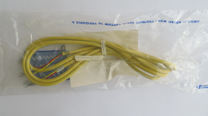 Yellow Rubber line cord 3 conductor NOS  68"