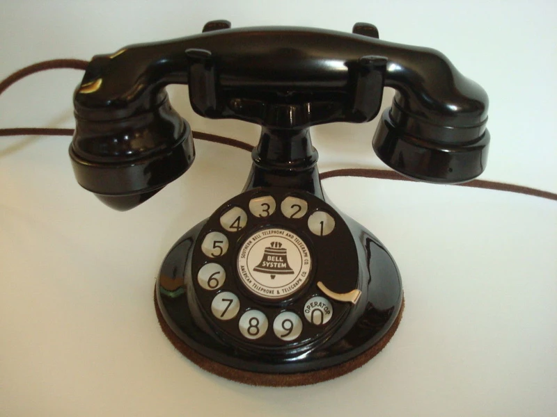 102 Western Electric B1  634A subscriber  telephone set 