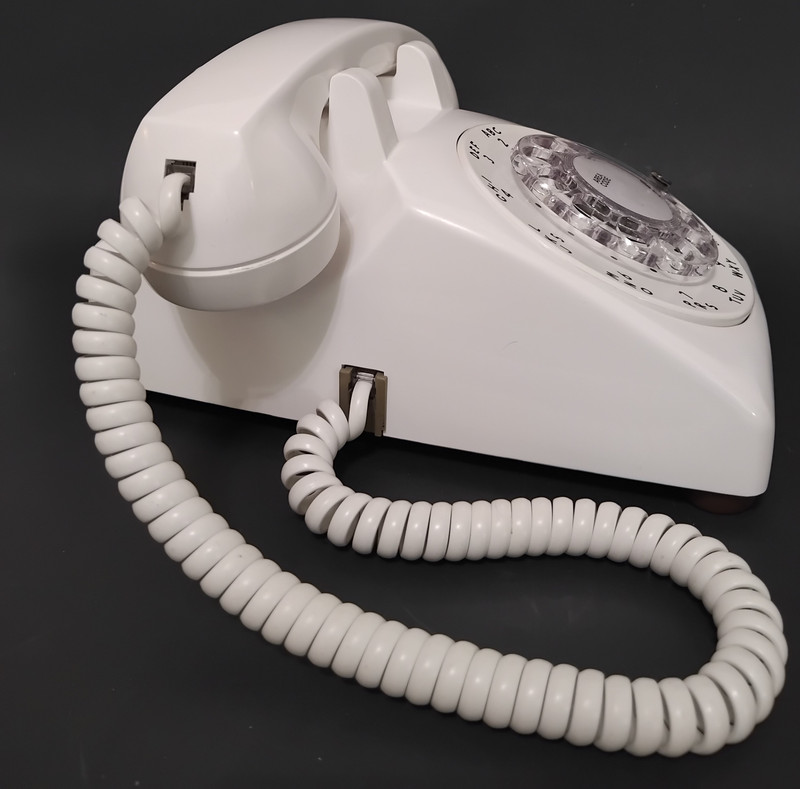 Stromberg Carlson white rotary 500 telephone 