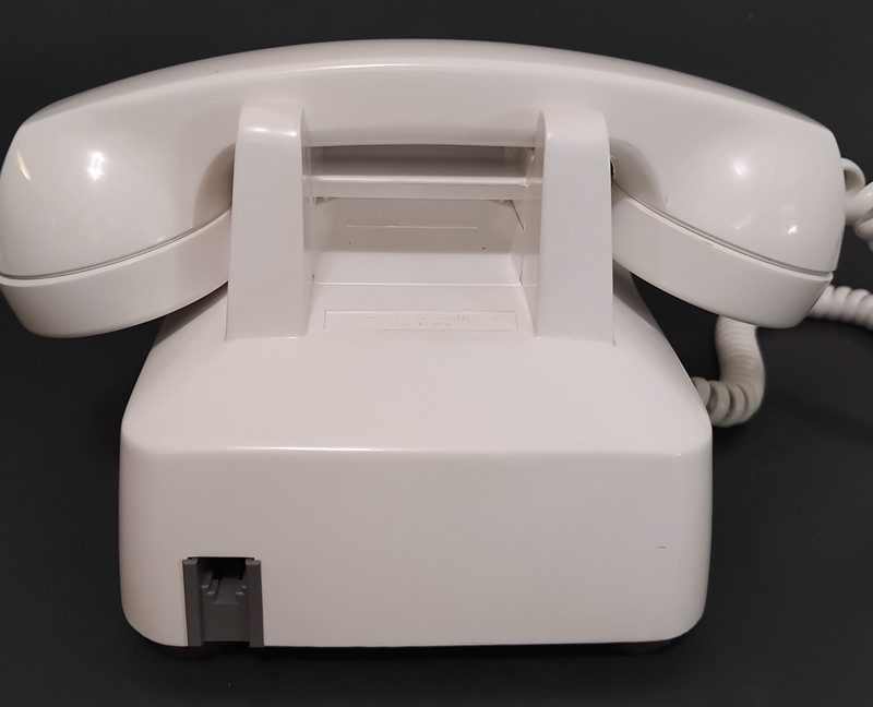 Stromberg Carlson white rotary 500 telephone 