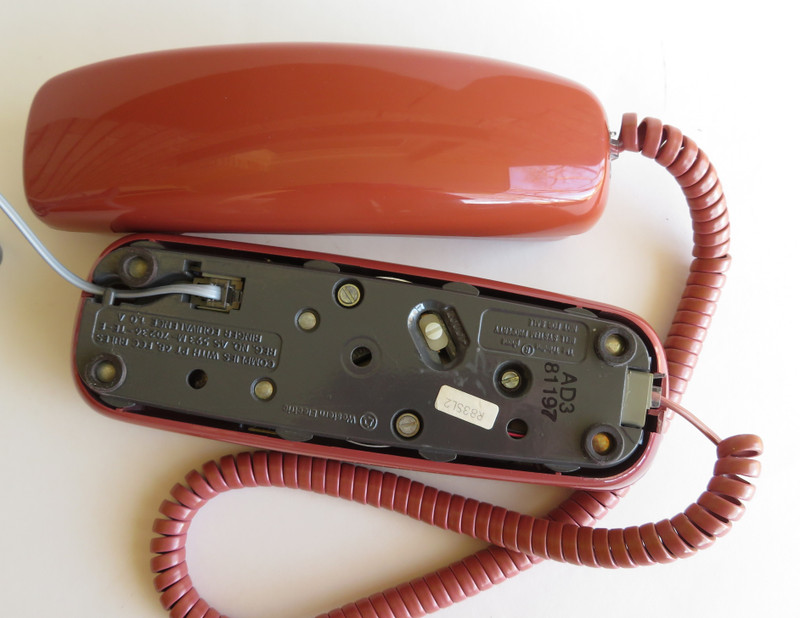 Teaberry Western Electric Trimline desk Touch tone phone