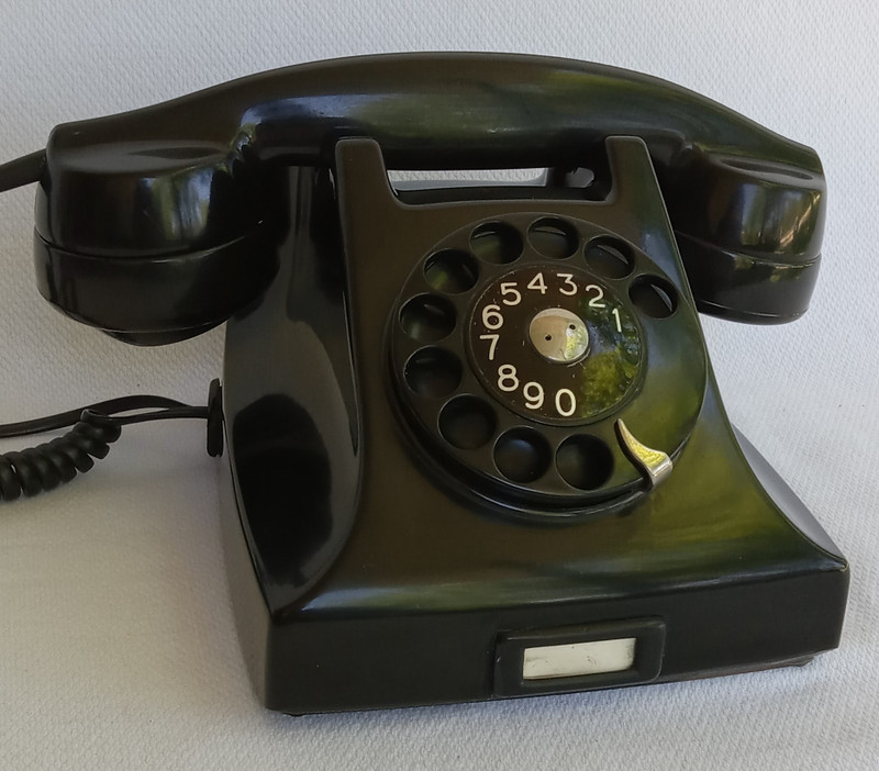 Antique United Kingdom  bakelite  telephone  