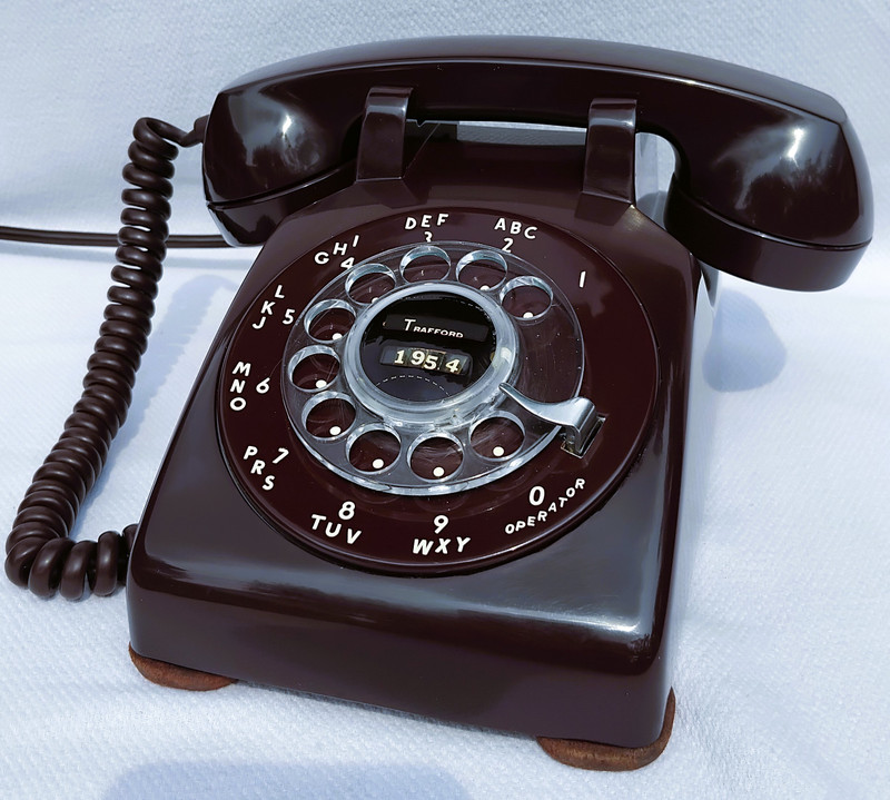   Western Electric Mahogany 1955 soft plastic WE 500 