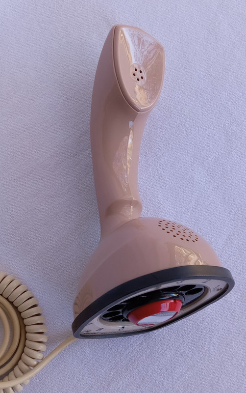  "Sandalwood" a milk chocolate color Ericofon 