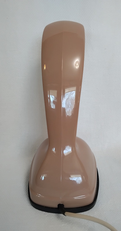  "Sandalwood" a milk chocolate color Ericofon 