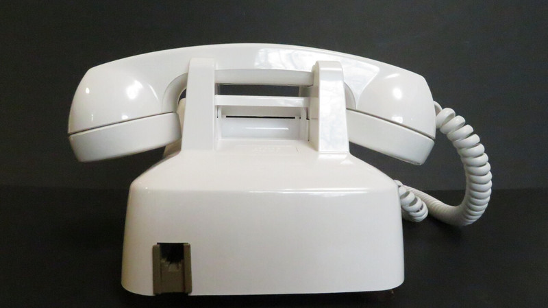 White  2500 Touch tone phone New in the box NOS