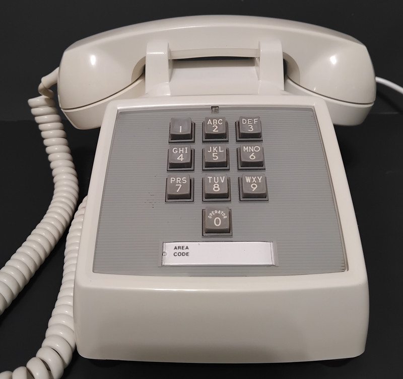 White 1500 Touch tone phone Western Electric  10 button