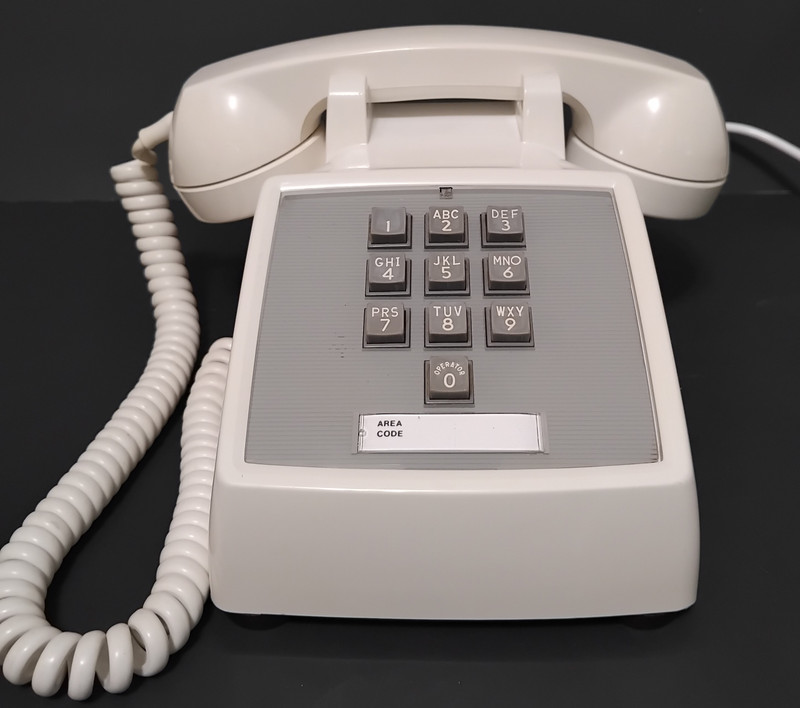 White 1500 Touch tone phone Western Electric  10 button